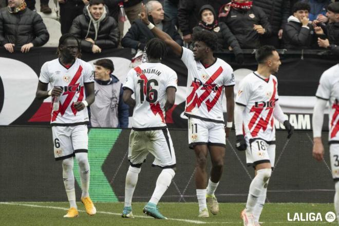 Los jugadores del Rayo celebran un gol (Foto: LaLiga).