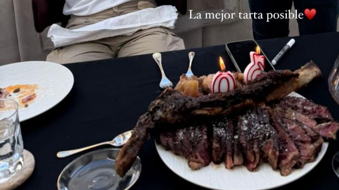 La tarta de cumpleaños de Marcos Llorente (Instagram)