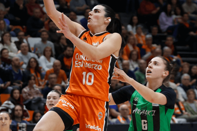 Valencia Basket vence a Araski