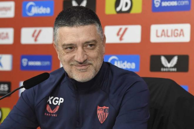 García Pimienta, en sala de prensa (Foto: Kiko Hurtado).