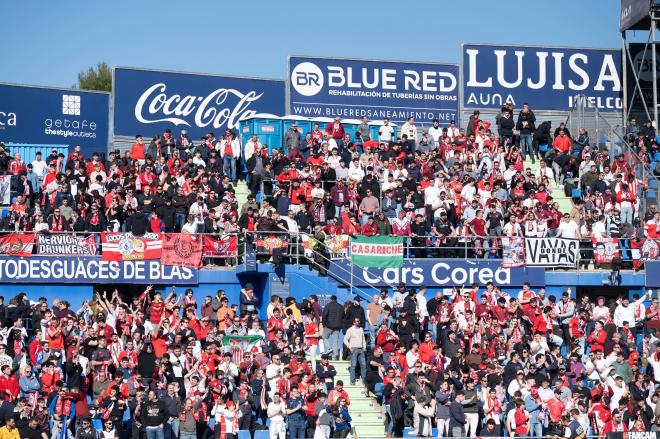 La afición del Sevilla en El Coliseum (Foto: Cordon Press).