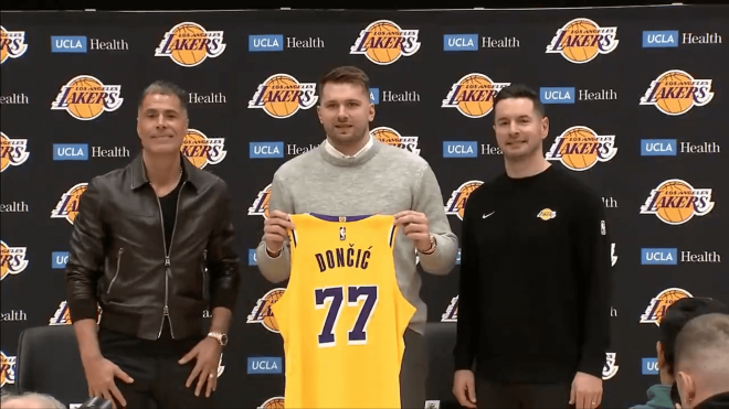 Luka Doncic, en su presentación con Los Angeles Lakers.