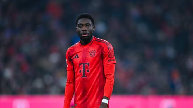 Alphonso Davies en un partido del Bayern de Múnich (Cordon Press)