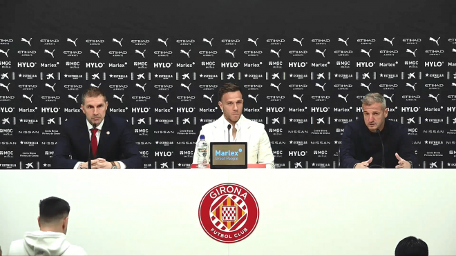 Delfí Geli, Arthur Melo y Quique Cárcel, en la presentación del brasileño.