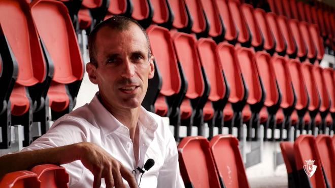 Patxi Puñal, en una entrevista con el club (Foto: CA Osasuna).