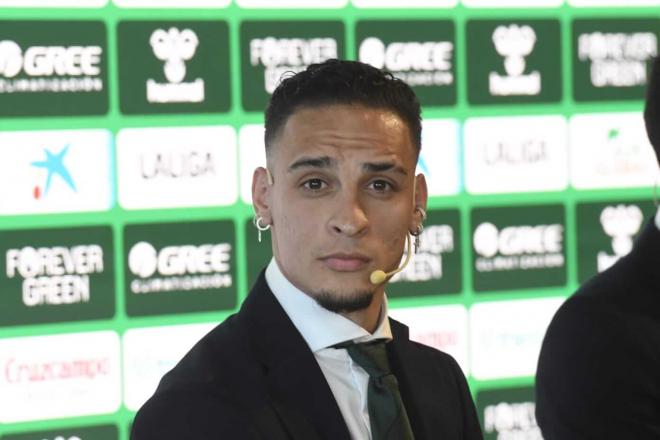 Antony, durante su presentación (Foto: Kiko Hurtado).