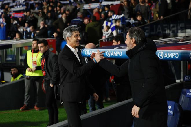 Imanol Alguacil saluda a Vicente Moreno antes del Real Sociedad - Osasuna (Foto: CordonPress).