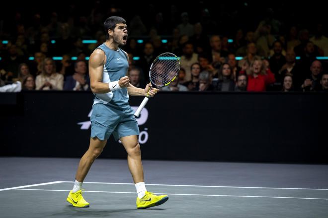 Carlos Alcaraz, tras alcanzar la final del Torneo de Róterdam (Foto: EFE).