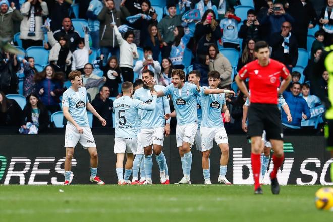 Los jugadores del Celta celebran uno de los goles en la remontada al Betis (Foto: Europa Press).