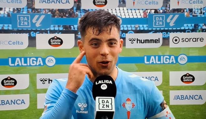 Fran Beltrán, molesto con el ruido en la entrevista post Celta-Betis (Imagen: DAZN).