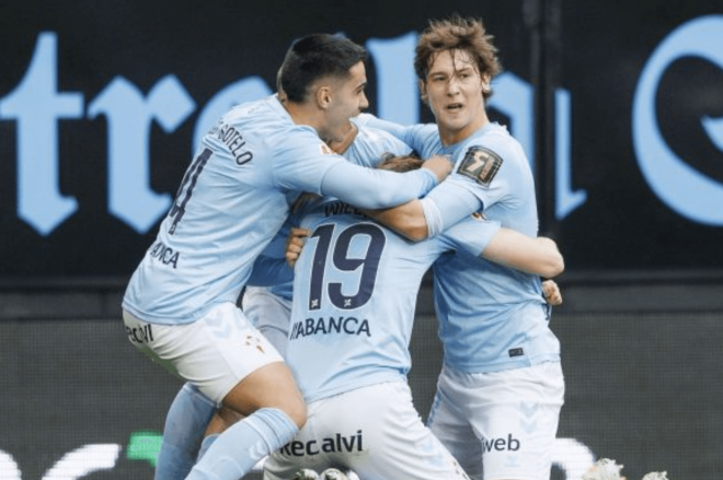 Fer López, Sotelo y Swedberg celebran un gol (Foto: LaLiga).