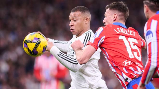 Kylian Mbappé ante Clement Lenglet en el Real Madrid-Atlético (foto: Cordon Press).