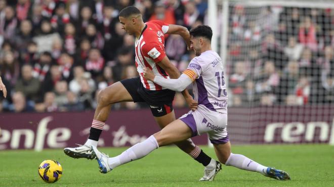 Maroan Sannadi, al galope en su debut en San Mamés (Foto: Athletic Club).