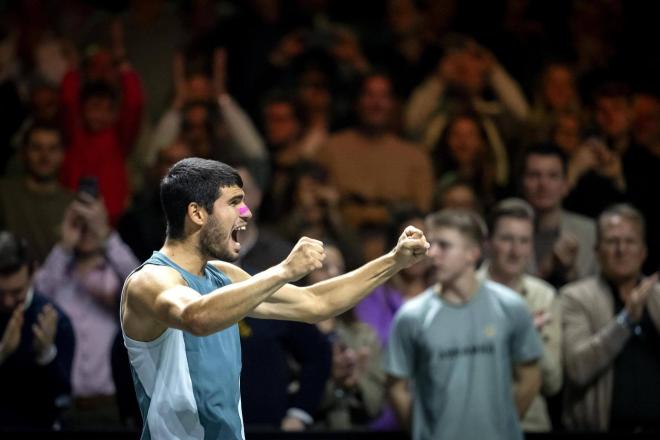 Carlos Alcaraz conquista el ATP 500 de Róterdam (Foto: EFE).