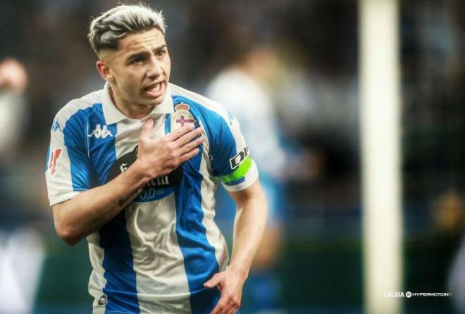 Yeremay celebra un gol en el Dépor-Almería (FOTO: LALIGA).