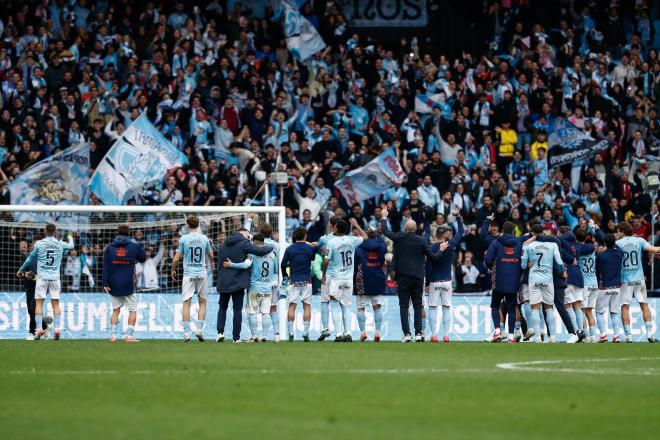 Celebración del Celta de Vigo con Balaídos tras remontar al Betis (Foto: Europa Press).