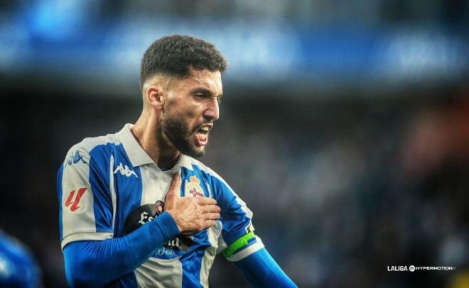 Zakaria celebra un gol en el Dépor-Almería (FOTO: LALIGA).