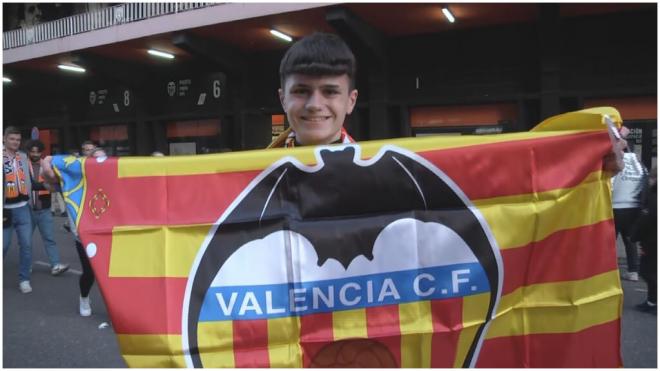 La afición del Valencia confía en la permanencia.