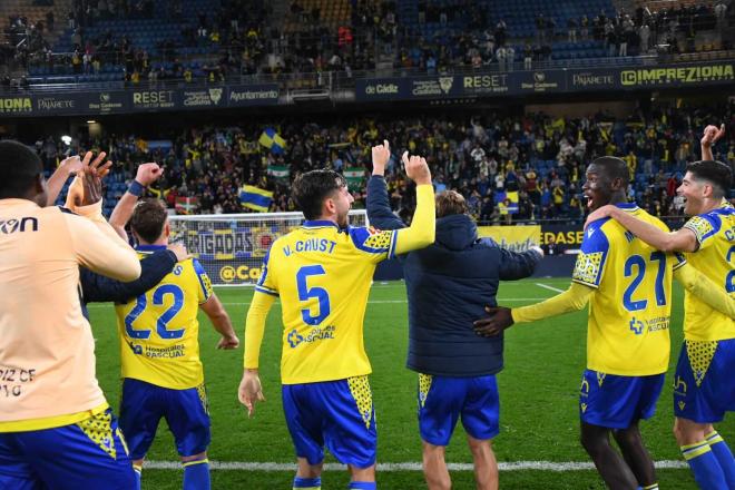 Celebración amarilla. (Foto: Cádiz CF)