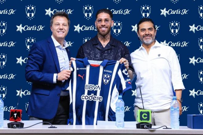 Sergio Ramos, en su presentación con Rayados de Monterrey (Foto: @Rayados).