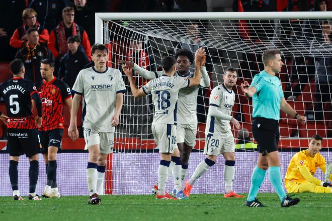 Boyomo celebra su gol en el Mallorca-Osasuna (FOTO: EFE).