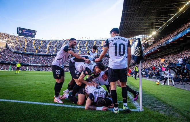 Alegría de gol en Mestalla