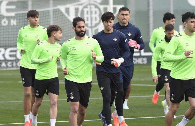 Isco Alarcón en el entrenamiento del Real Betis (foto: Kiko Hurtado).