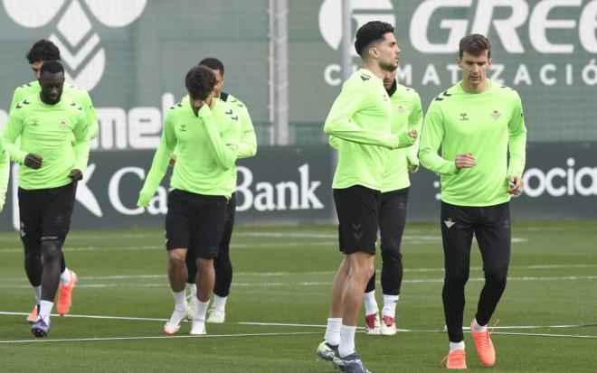 Imagen del entrenamiento del Real Betis (foto: Kiko Hurtado).