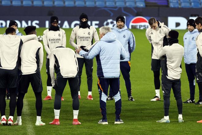 El Real Madrid entrenando en el Ettihad Stadium (Cordon Press)