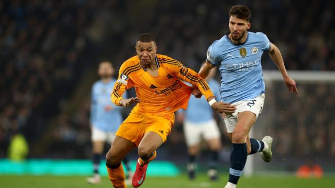 Mbappé y Ruben Dias en el Manchester City-Real Madrid (Fuente: EFE)