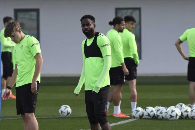 Cedric Bakambu, en la sesión del martes con Jesús Rodríguez (Foto: Kiko Hurtado).