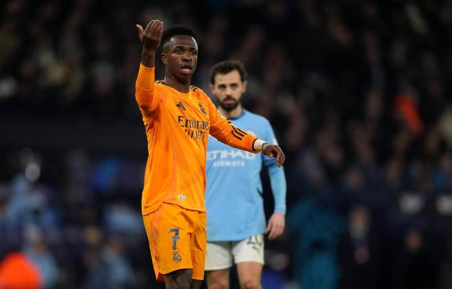 Vinicius, en una jugada del City-Real Madrid (FOTO: Cordón Press).