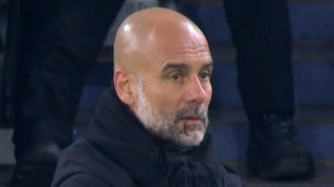 Pep Guardiola con sangre en su labio (Fuente: Movistar +)