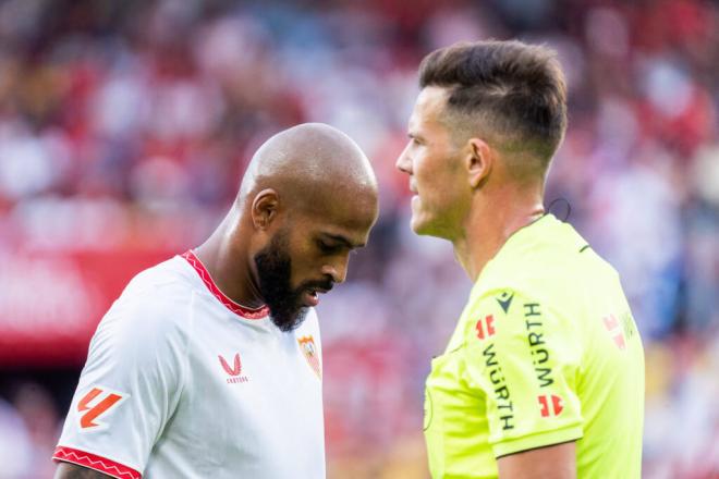 Marcao, tras una sanción del árbitro (Foto: Cordon Press).