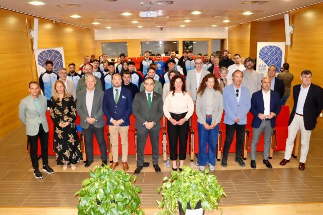 Foto de familia en la presentación de los Campeonatos de Andalucía Universitarios (CAU).