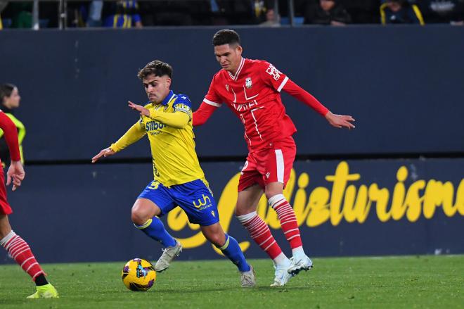 Óscar Melendo, ante el Cartagena (Foto: Cádiz CF).