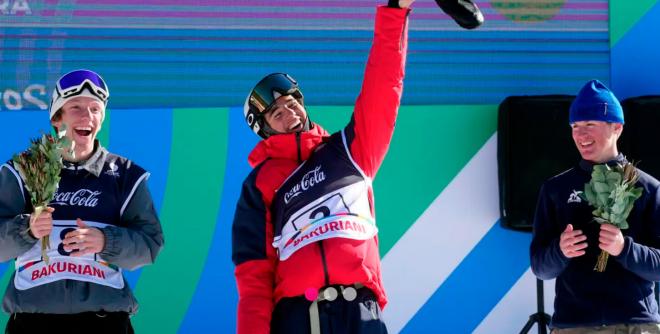 Unai López celebra su medalla de oro.