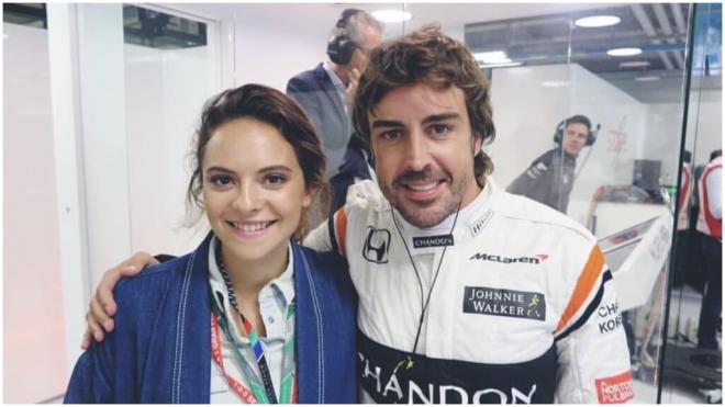 Francesca Michielin junto a Fernando Alonso. (Foto: Redes Sociales)