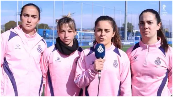 Las jugadoras del Espanyol apoyaron a su compañera Daniela Caracas.