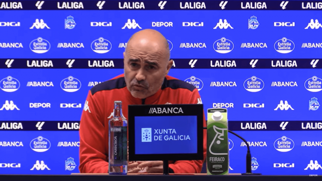 Óscar Gilsanz, en rueda de prensa con el Deportivo.