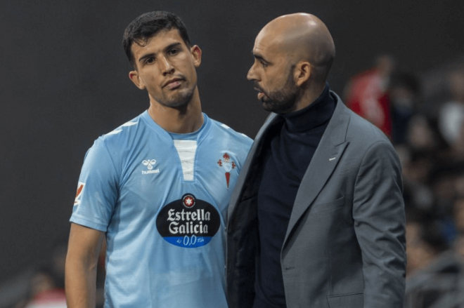 Claudio Giráldez con Carlos Domínguez (Foto: LaLiga).