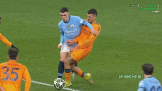 El penalti de Dani Ceballos a Phil Foden (Movistar +)