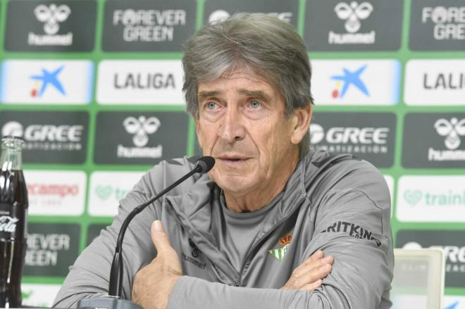 Manuel Pellegrini, en sala de prensa (Foto: Kiko Hurtado).