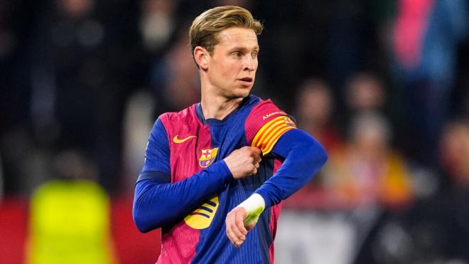 Frenkie De Jong como capitán del Barcelona (Europa Press)