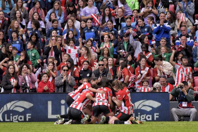 Gol de Ane Azkona en el derbi femenino de San Mamés (Foto: Giovanni Batista).