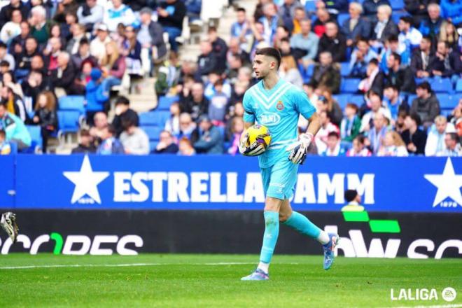 Joan García ante el Athletic. (Foto: LALIGA)