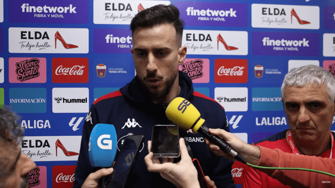 Helton Leite, en zona mixta tras el Eldense-Deportivo.