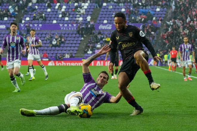 Chidera Ejuke, ante el Real Valladolid (Foto: Cordon Press).