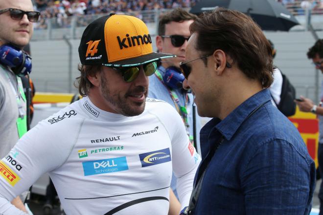 Fernando Alonso y Massa conversan (Foto: Cordon Press)