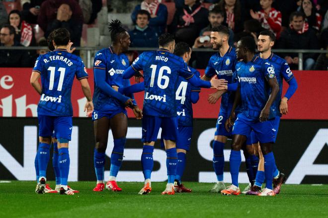 Los jugadores del Getafe celebrando el triunfo ante el Girona (Foto: Cordon Press).